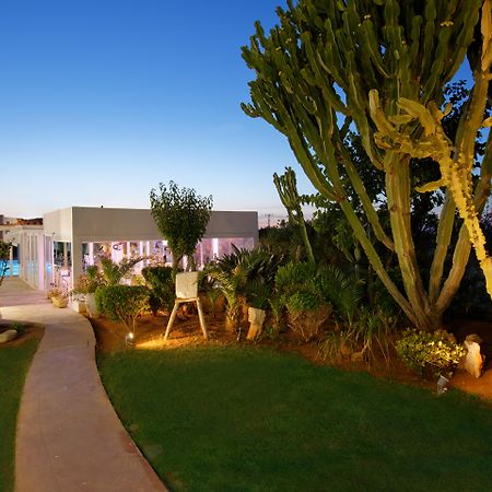 Oasis Beach Hotel - Adults Only Aniszarász Kültér fotó