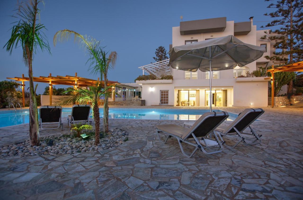 Oasis Beach Hotel - Adults Only Aniszarász Kültér fotó