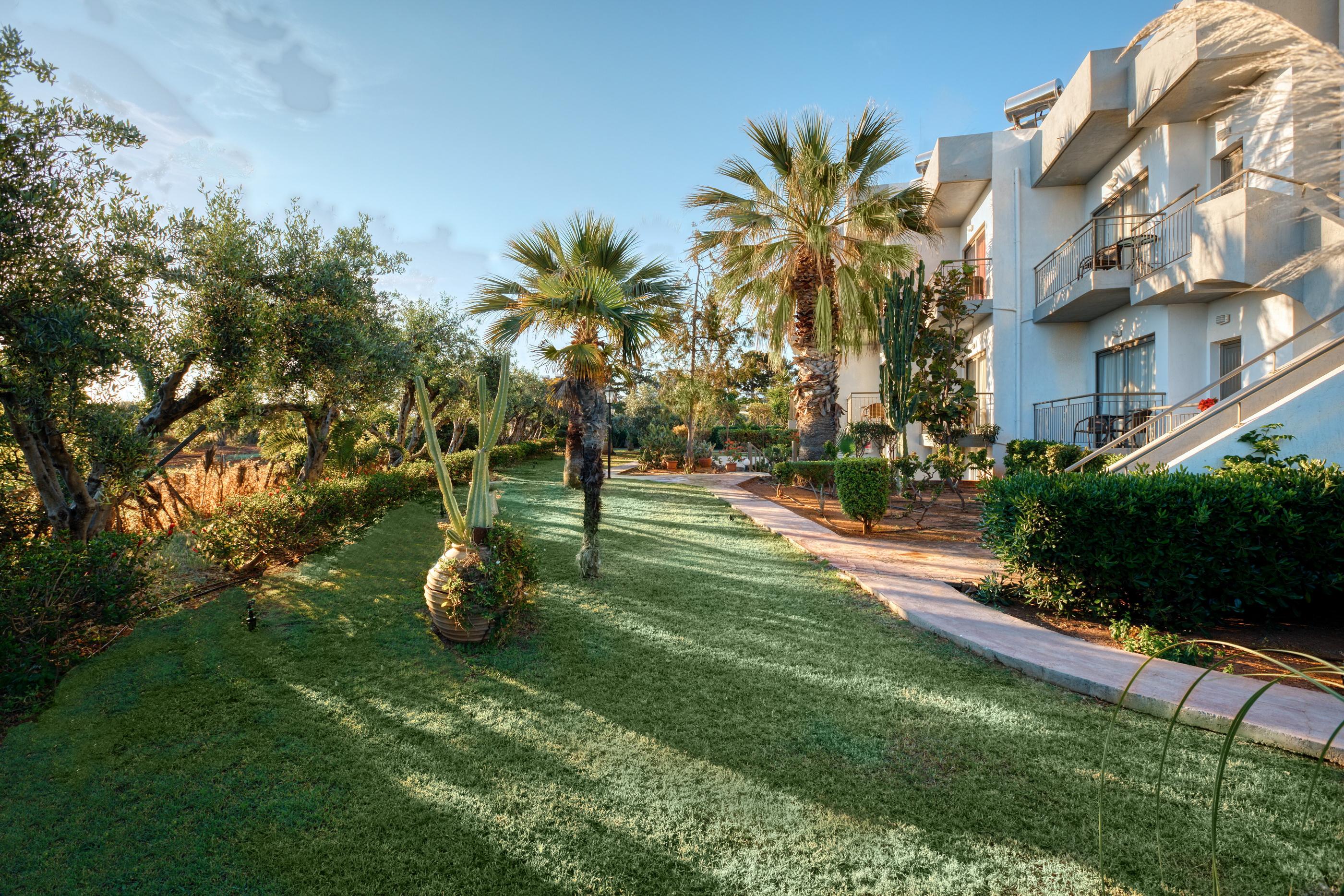 Oasis Beach Hotel - Adults Only Aniszarász Kültér fotó