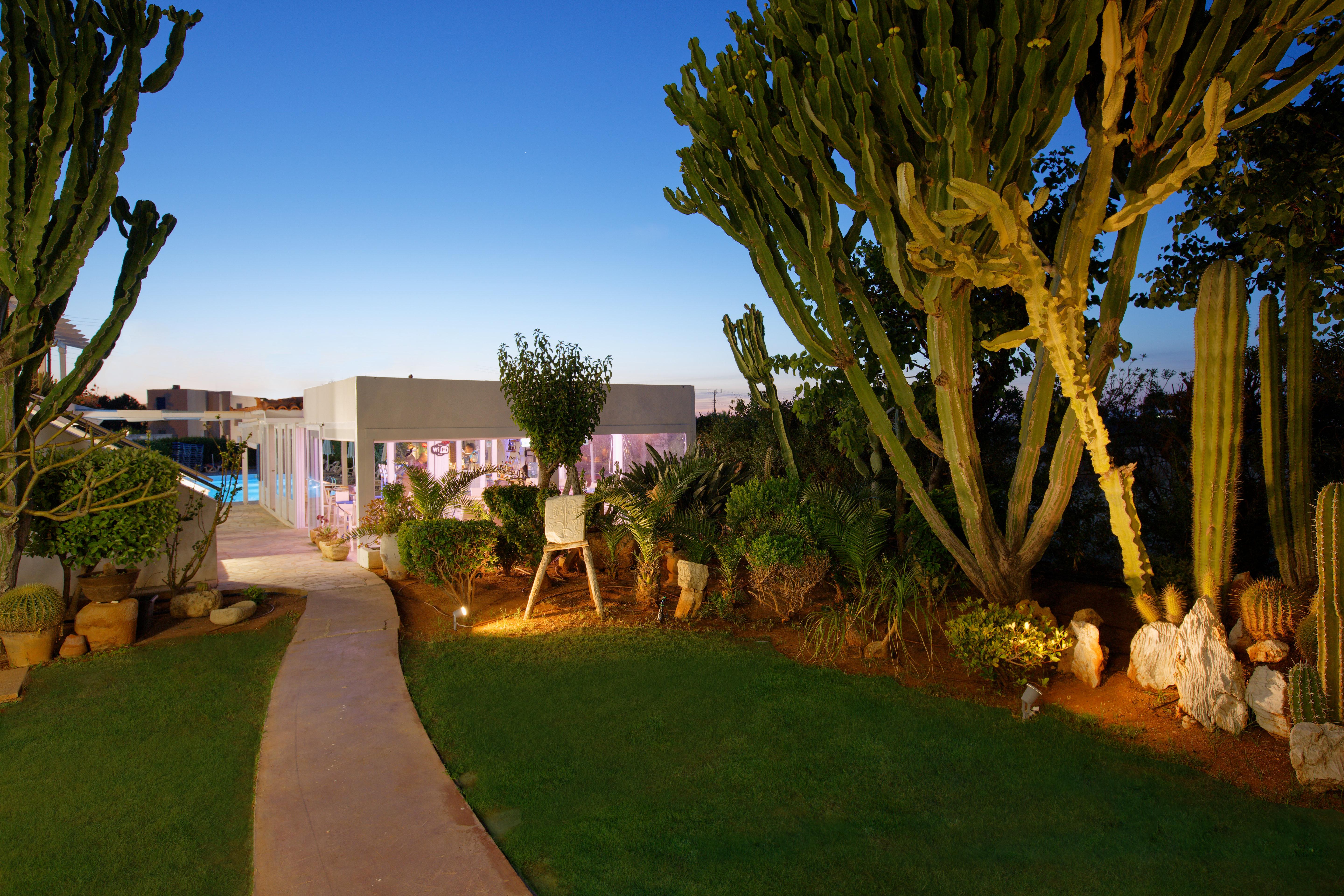Oasis Beach Hotel - Adults Only Aniszarász Kültér fotó