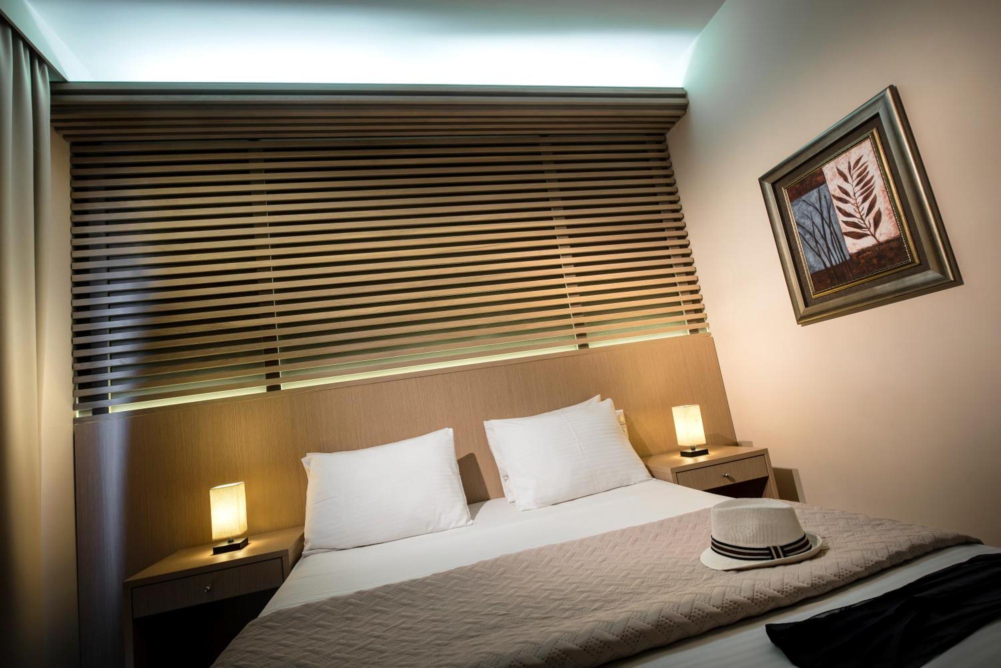 Oasis Beach Hotel - Adults Only Aniszarász Kültér fotó