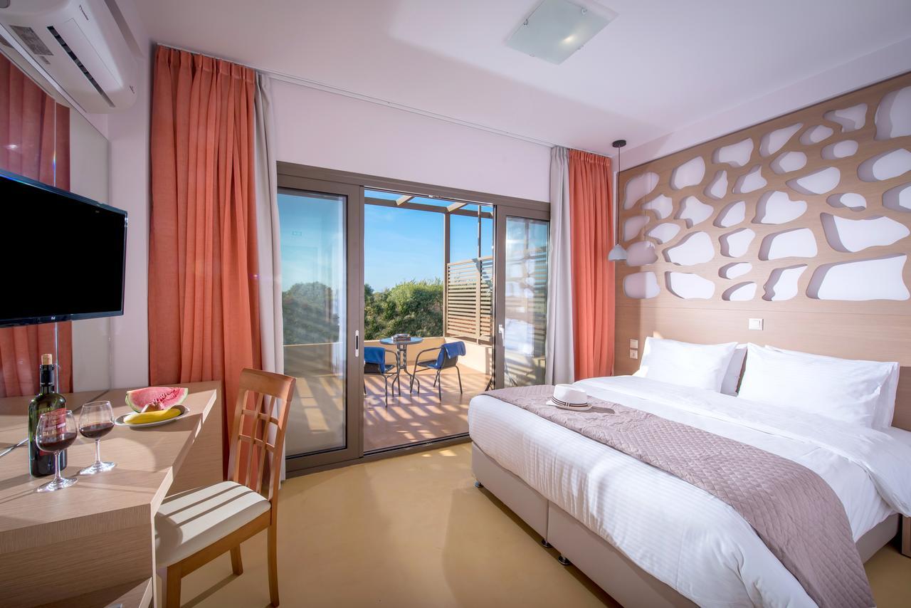 Oasis Beach Hotel - Adults Only Aniszarász Kültér fotó