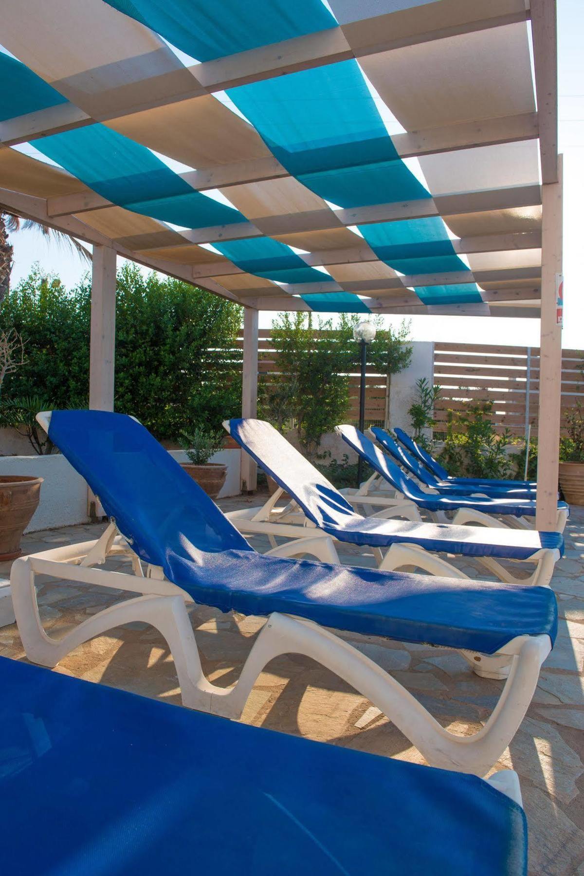 Oasis Beach Hotel - Adults Only Aniszarász Kültér fotó