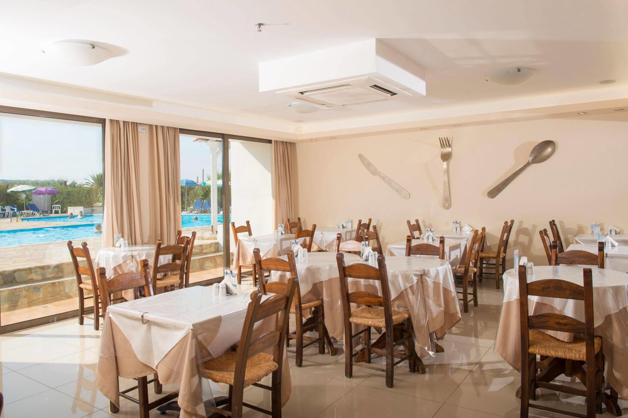 Oasis Beach Hotel - Adults Only Aniszarász Kültér fotó
