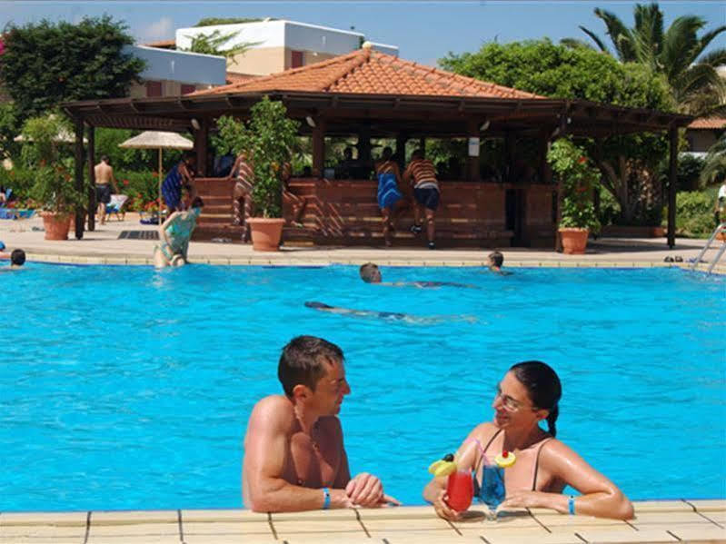 Oasis Beach Hotel - Adults Only Aniszarász Kültér fotó