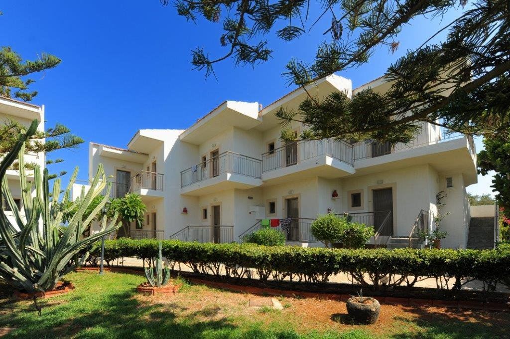 Oasis Beach Hotel - Adults Only Aniszarász Kültér fotó