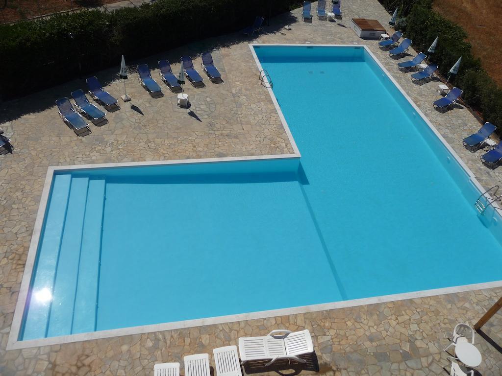 Oasis Beach Hotel - Adults Only Aniszarász Kültér fotó